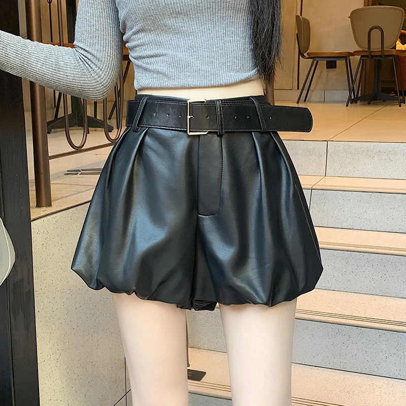 黑色皮短裤女秋冬季外穿2025新款小云朵花苞裤pu皮裤裙灯笼裤靴裤