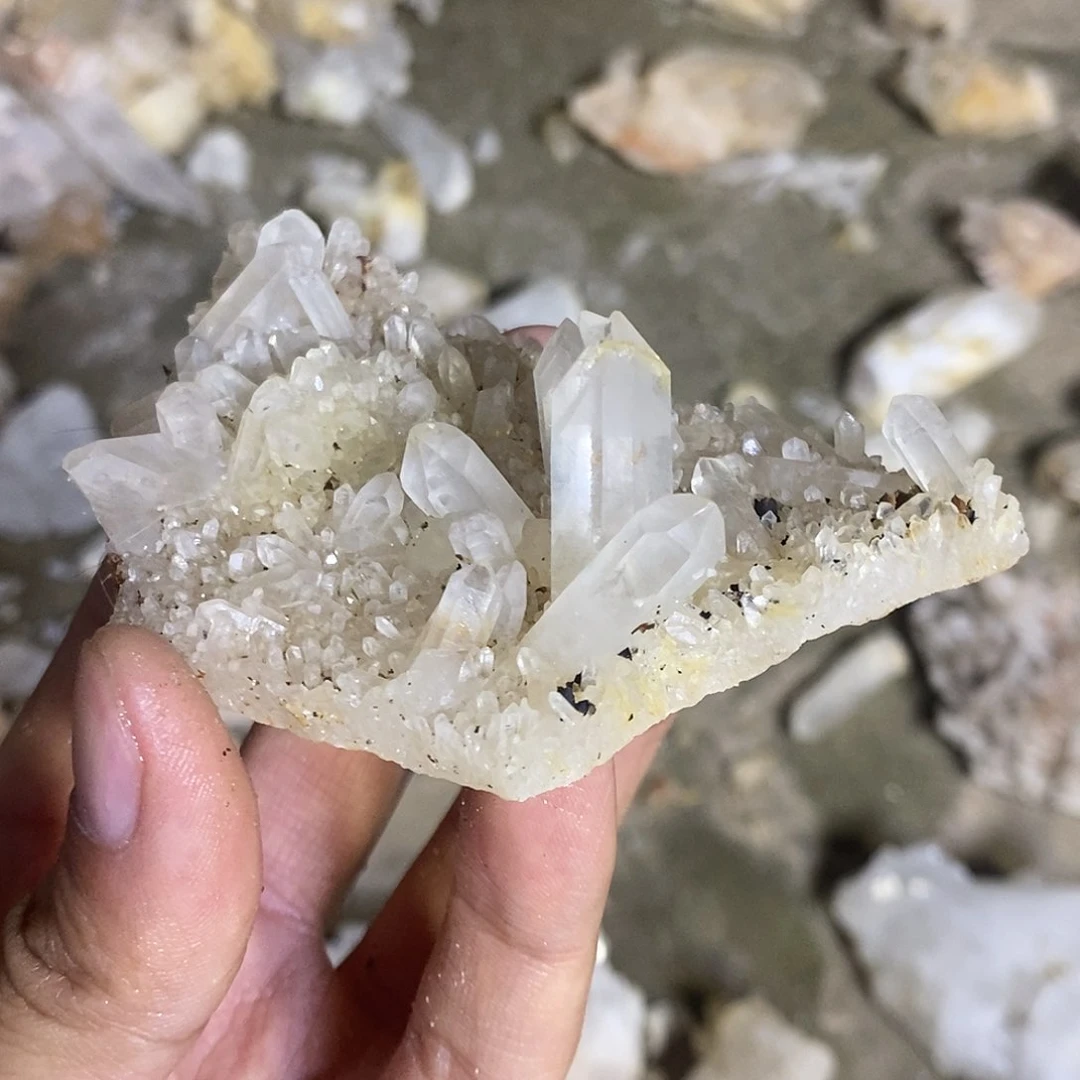 水晶原石摆件未镶嵌水晶g****t