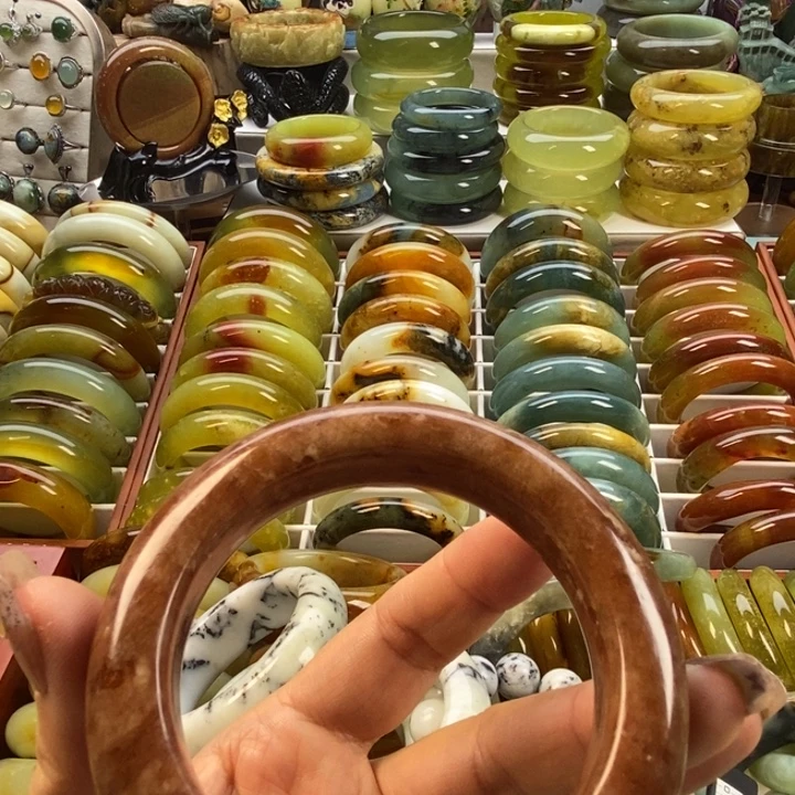 李***美蛇纹石玉未镶嵌手镯60无售后