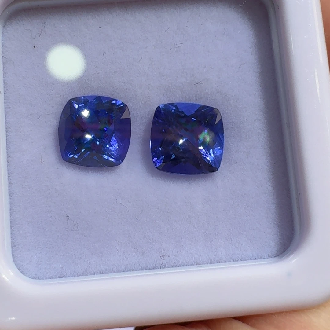 未镶嵌坦桑石裸石4.37ct一对