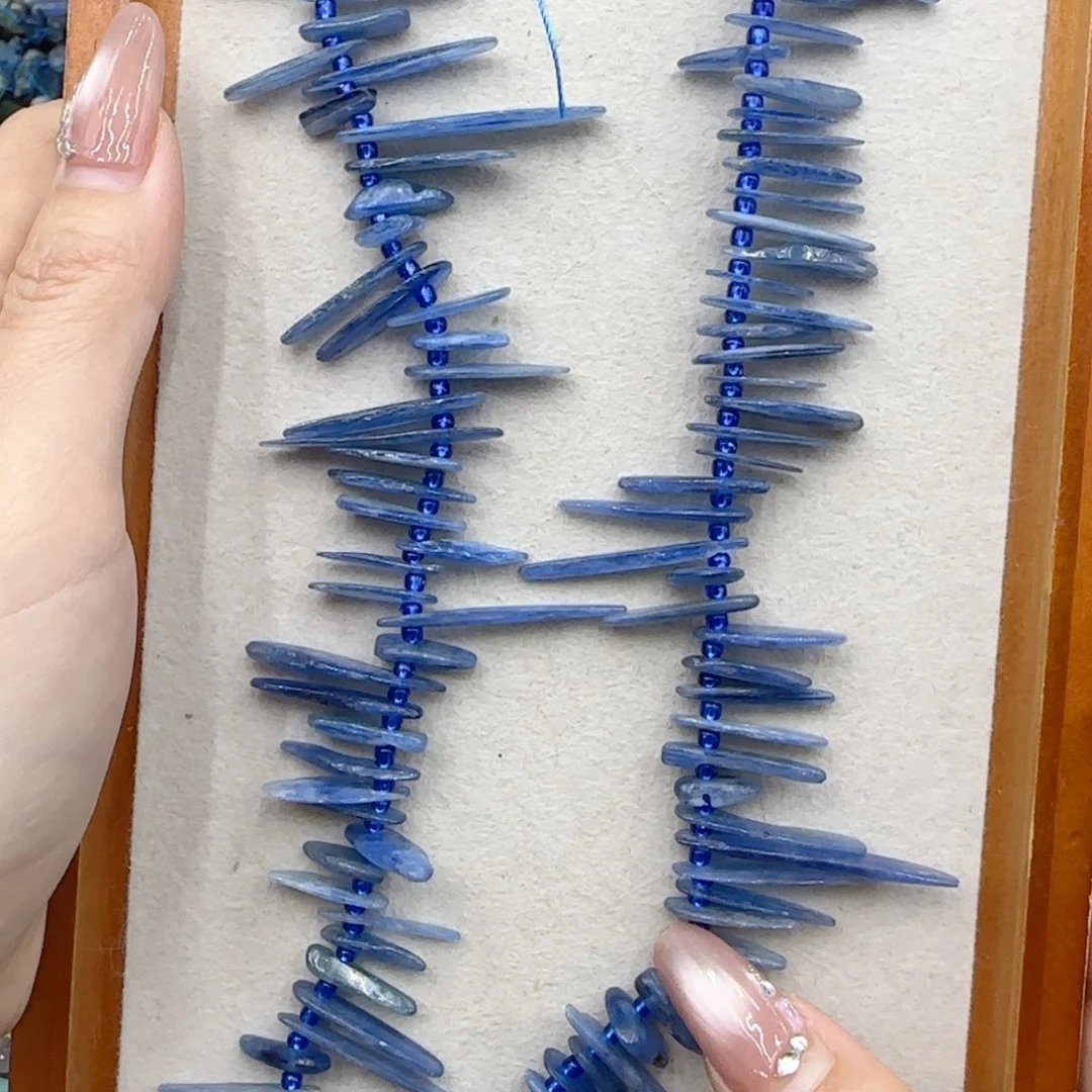 玛瑙/玉髓未镶嵌珠宝半成品蓝晶石长牙一条