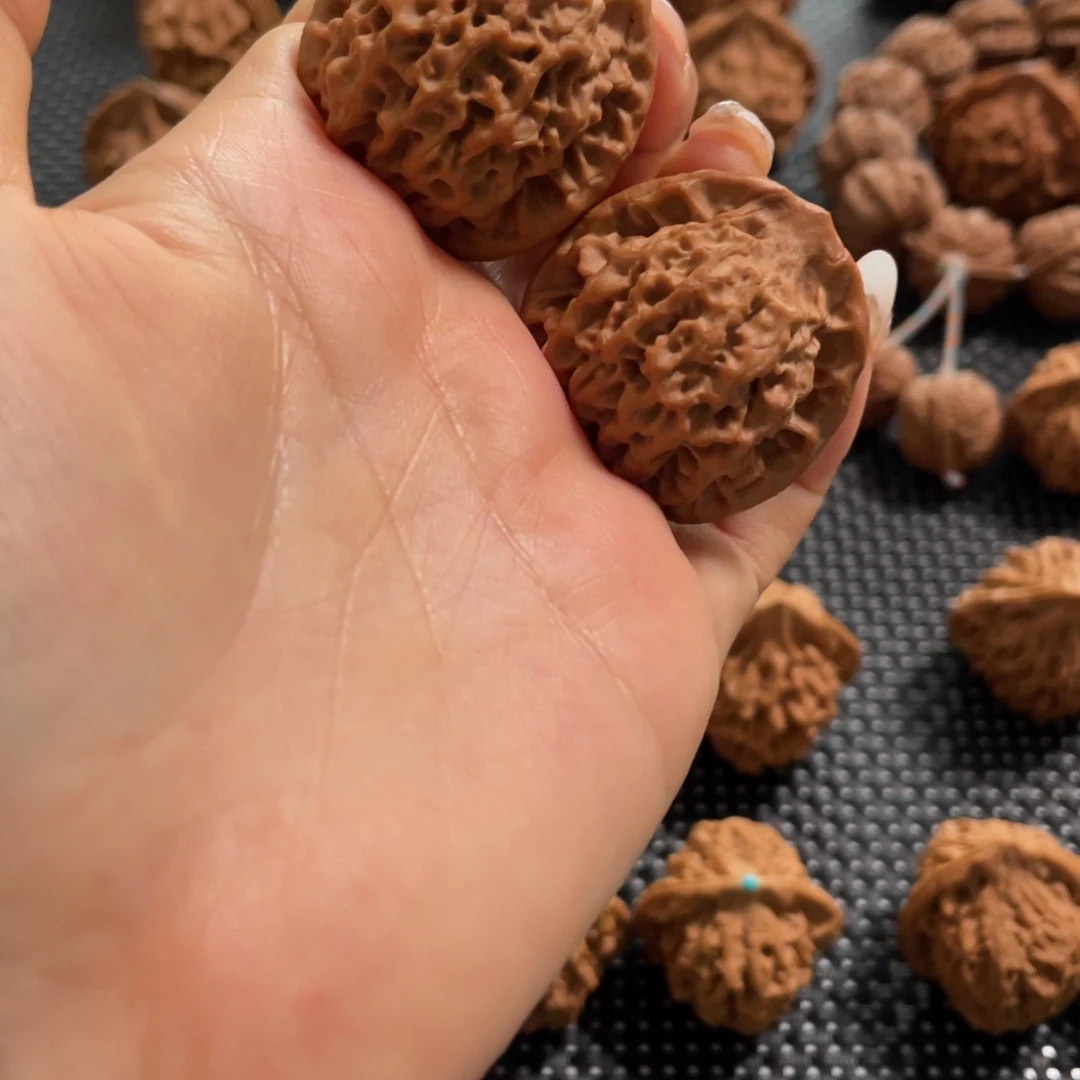 墨**年秦岭神树地方小刚下