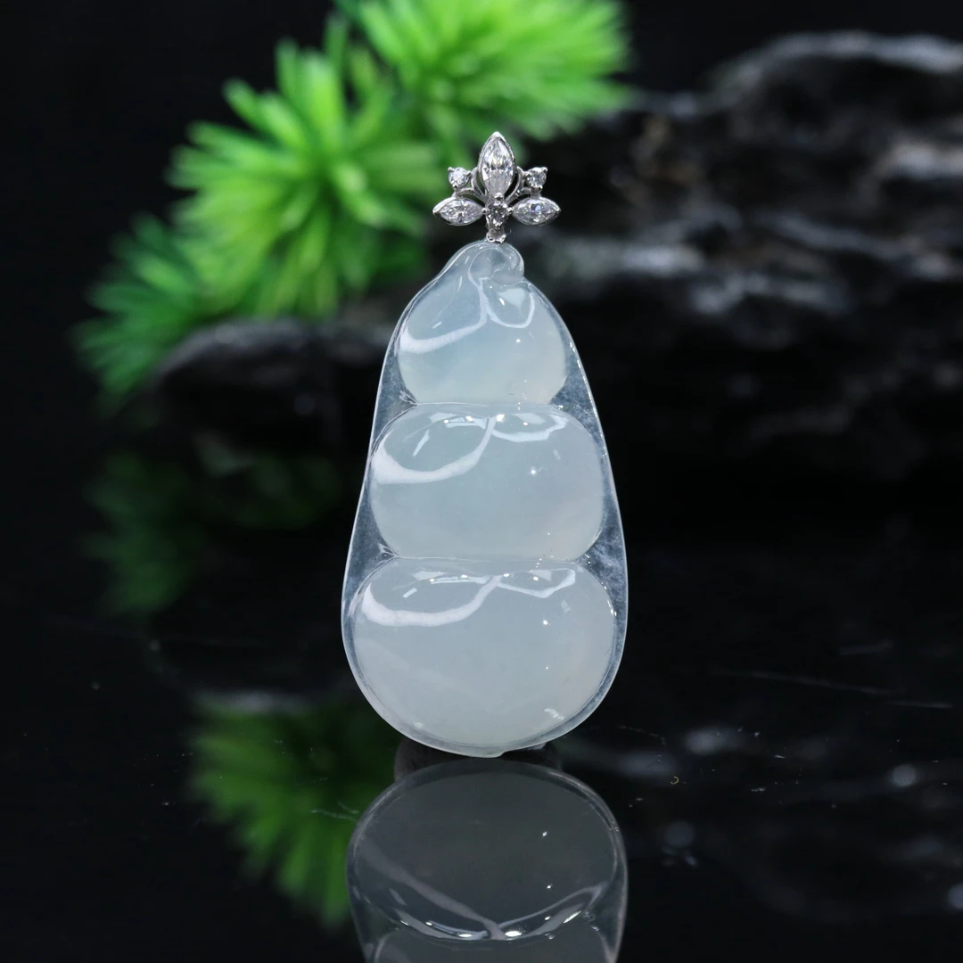 FC40天然缅甸翡翠A货18k豆子吊坠/100065/保利厦门拍卖