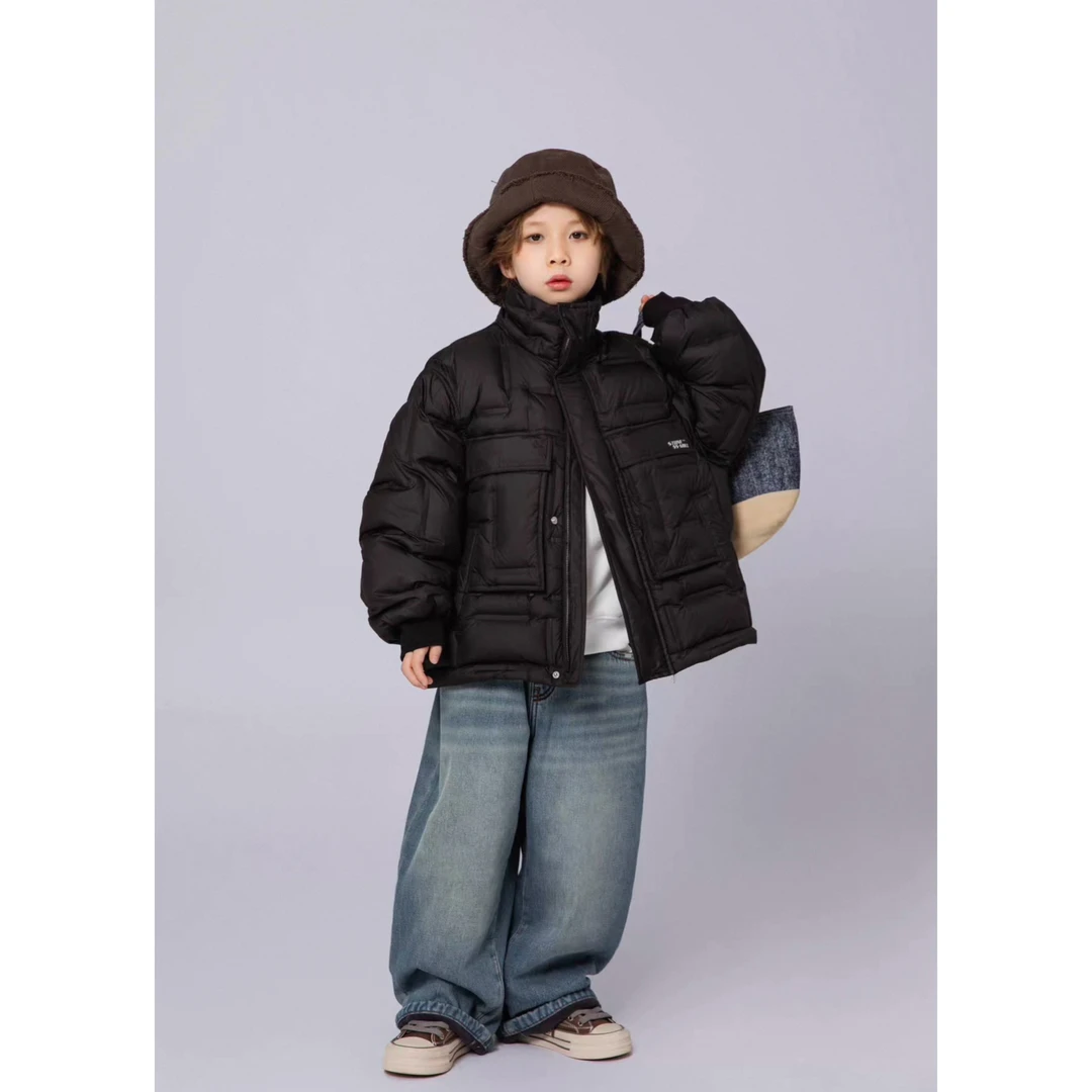 22203儿童黑色轻薄羽绒服ST52C122203