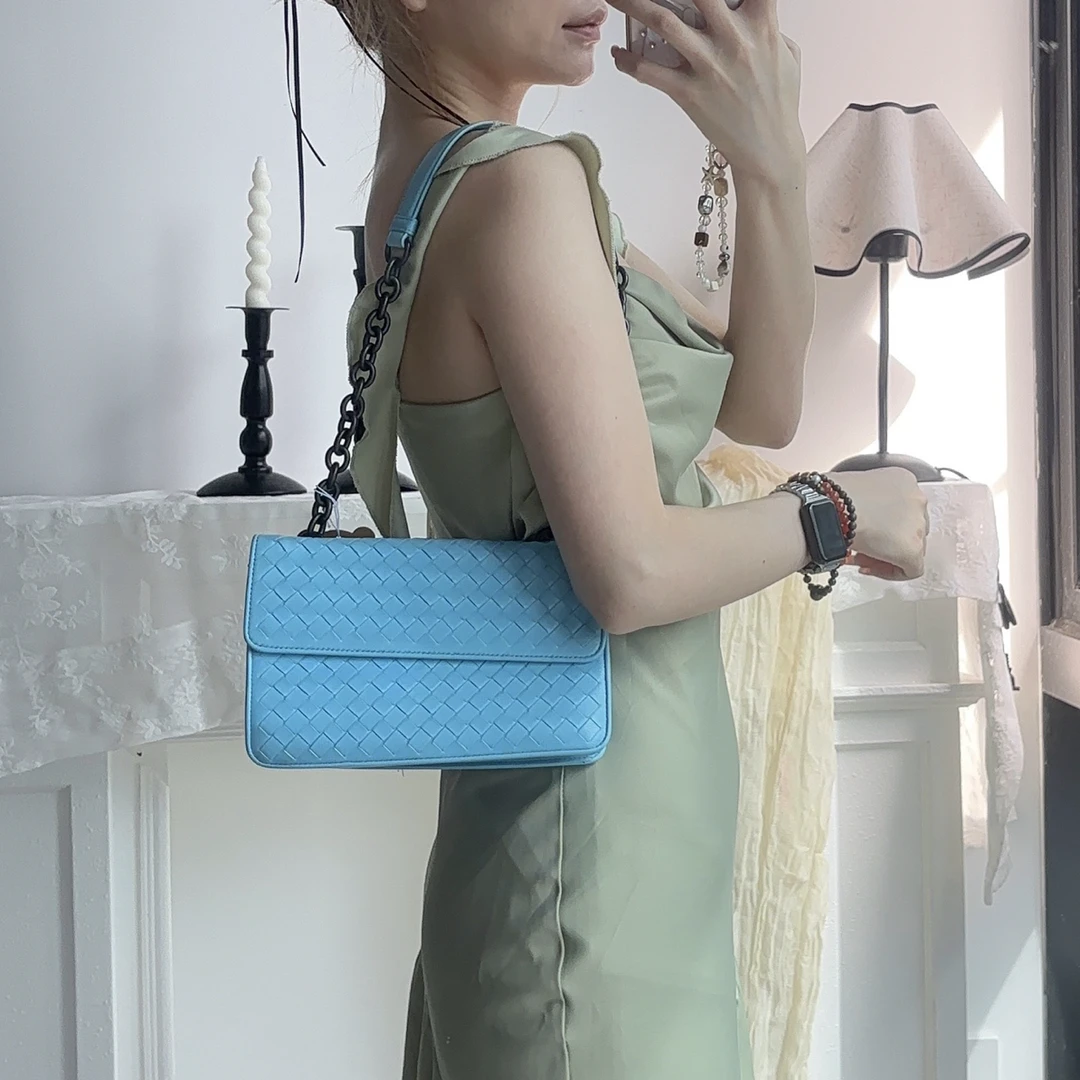 95新 BOTTEGA VENETA/葆蝶家 bv天空蓝双面实用单肩包