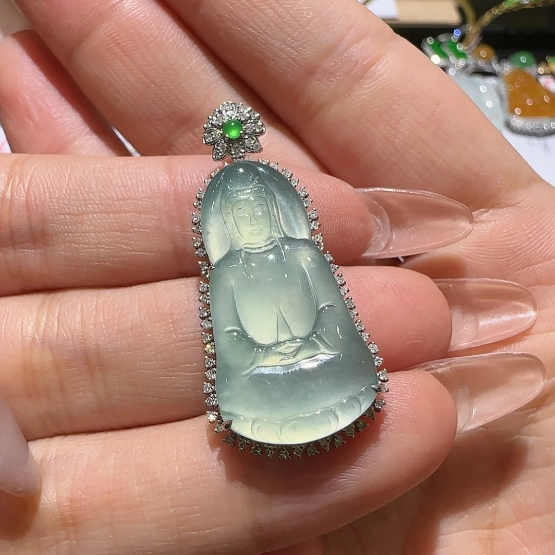 【闪购商品】颈饰18K金镶嵌翡翠