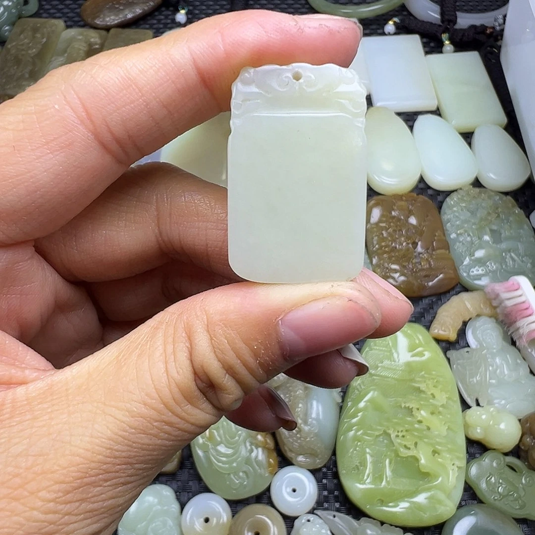 和田玉未镶嵌吊坠(不含链)