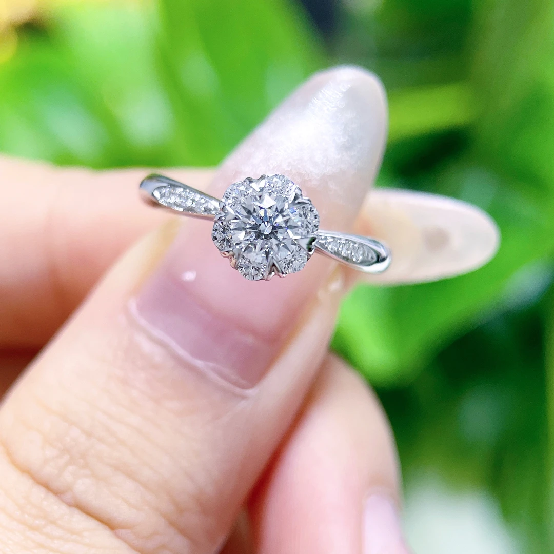 【302403】金750花苞钻戒DE VVS 30分 重2.4030克 #11经典女款