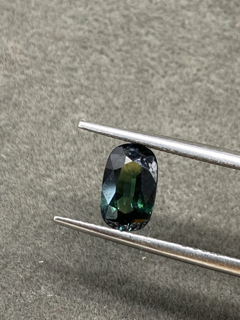 天然无烧马达加斯加蓝宝石1.35克拉
