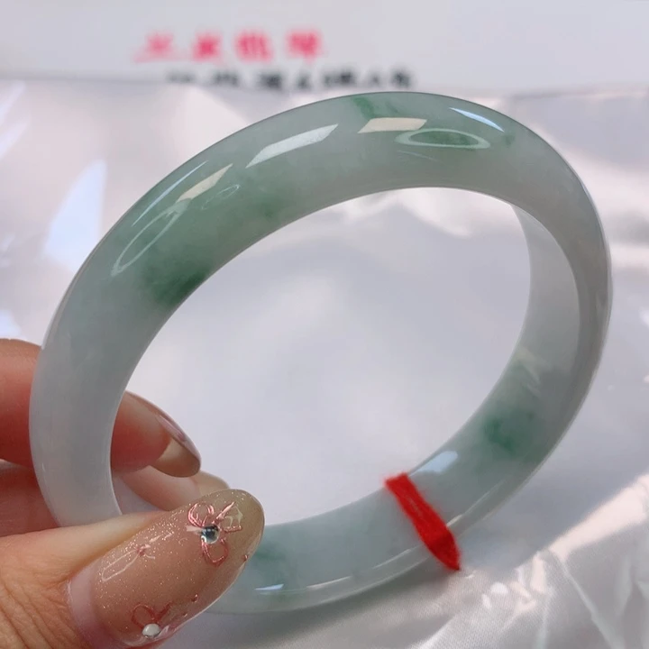 翡翠手镯未镶嵌57圈