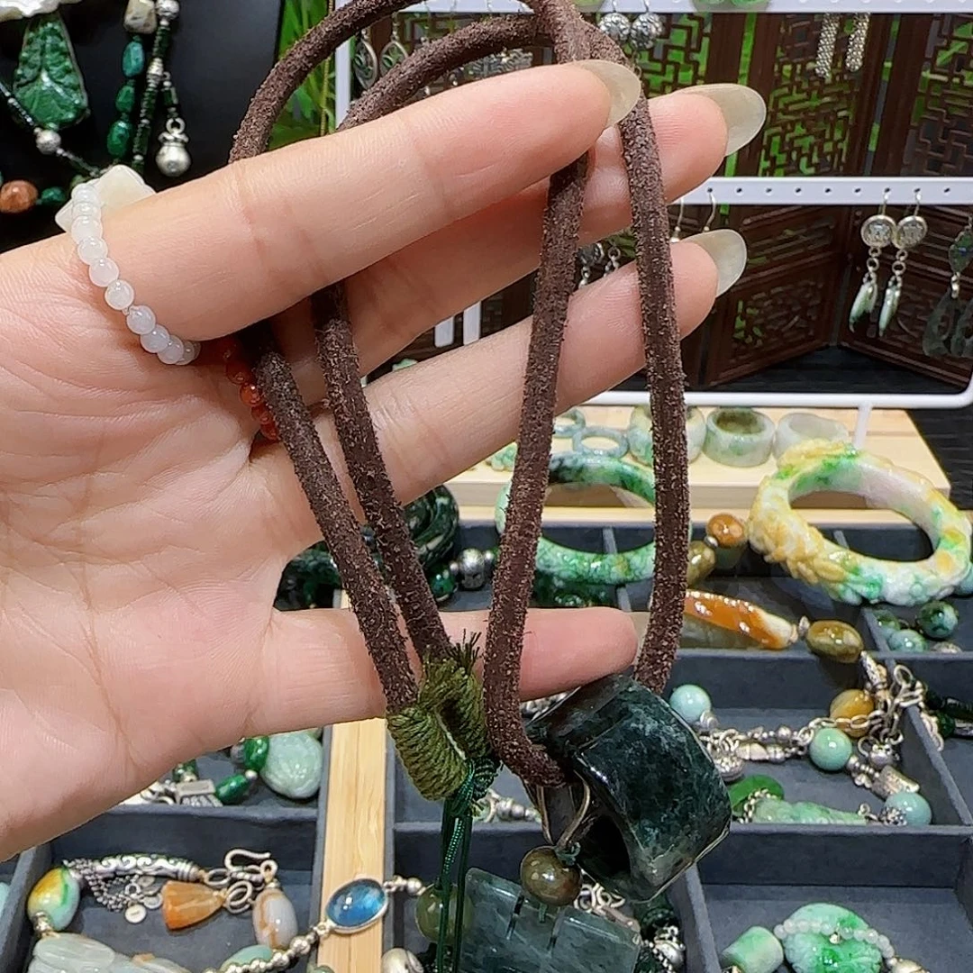 翡翠未镶嵌颈饰未镶嵌翡翠吊坠