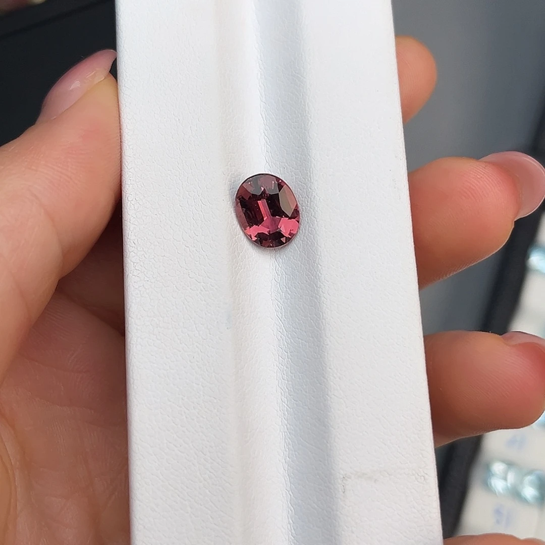 碧玺裸石未镶嵌天然纯净无暇1.83克拉