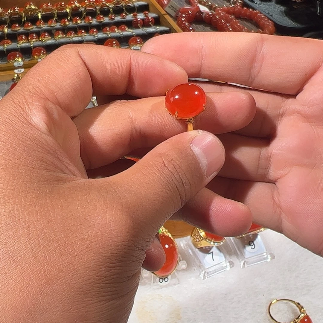 南红玛瑙18K金镶嵌戒指