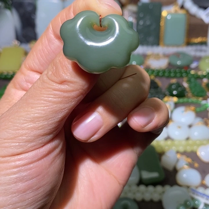 和田玉（碧玉）未镶嵌颈饰