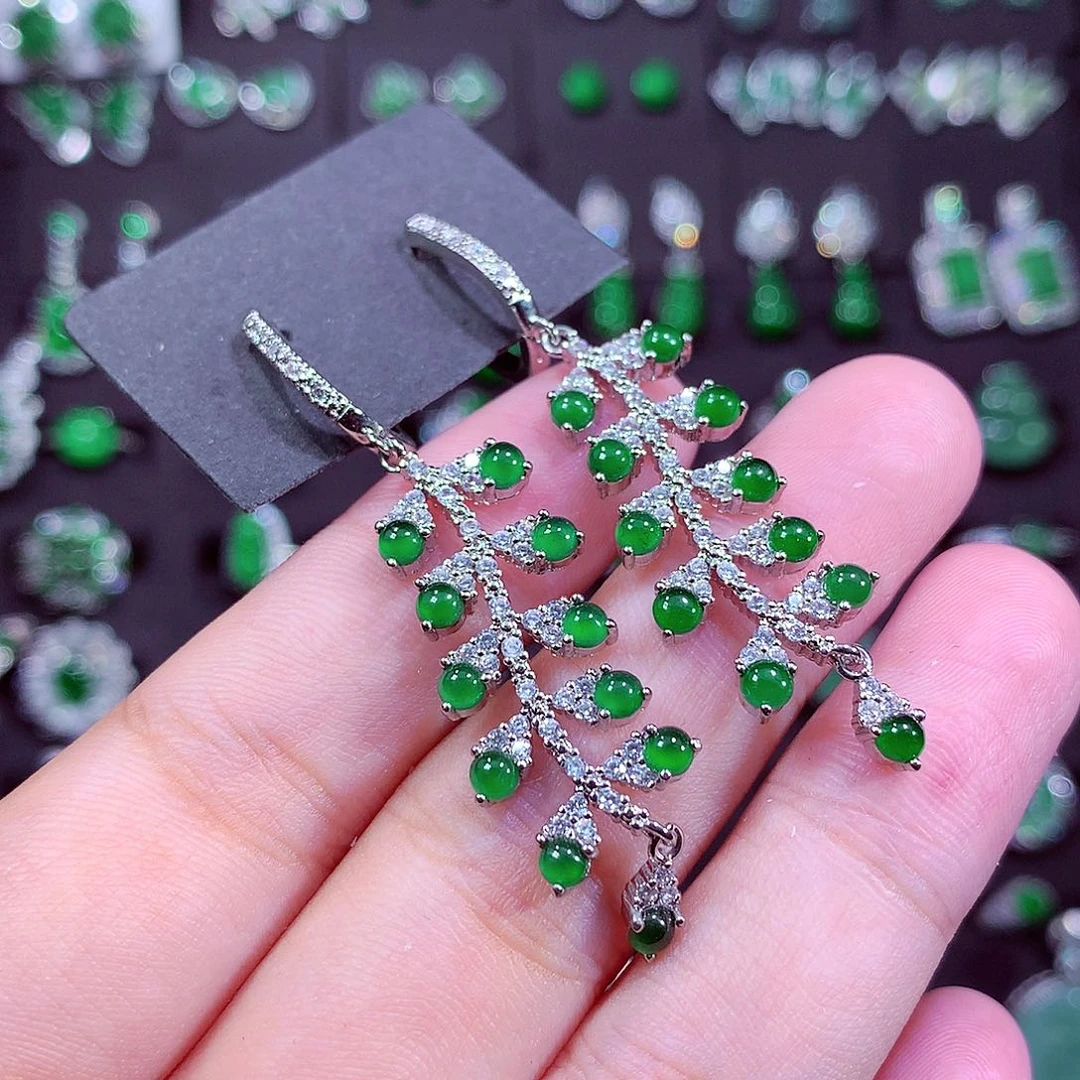 颈饰未镶嵌翡翠天然