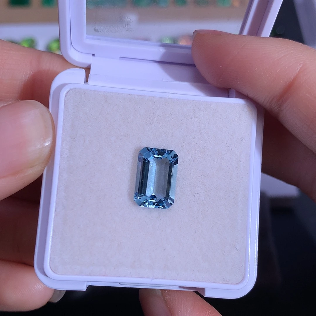 海蓝宝石笔搁未镶嵌2.7ct