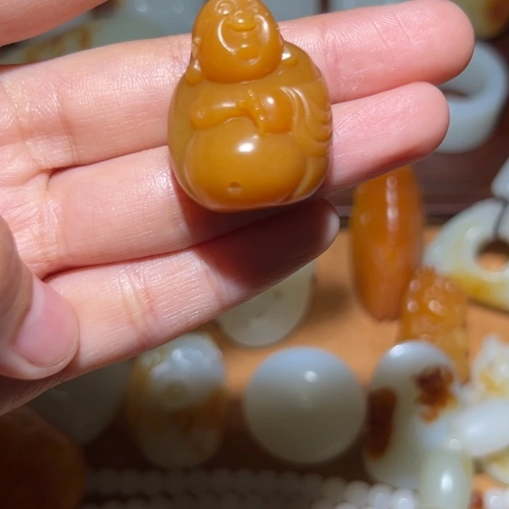 阿***夫颈饰未镶嵌和田玉