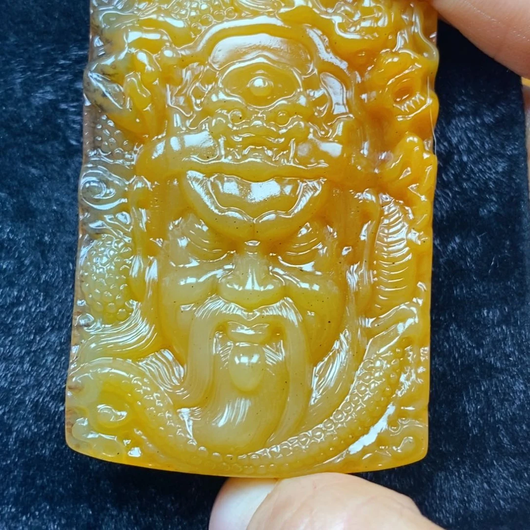 未镶嵌石英质玉（黄龙玉）颈饰