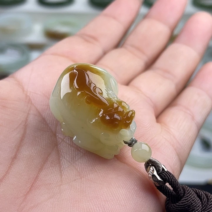 和田玉（糖玉）未镶嵌颈饰