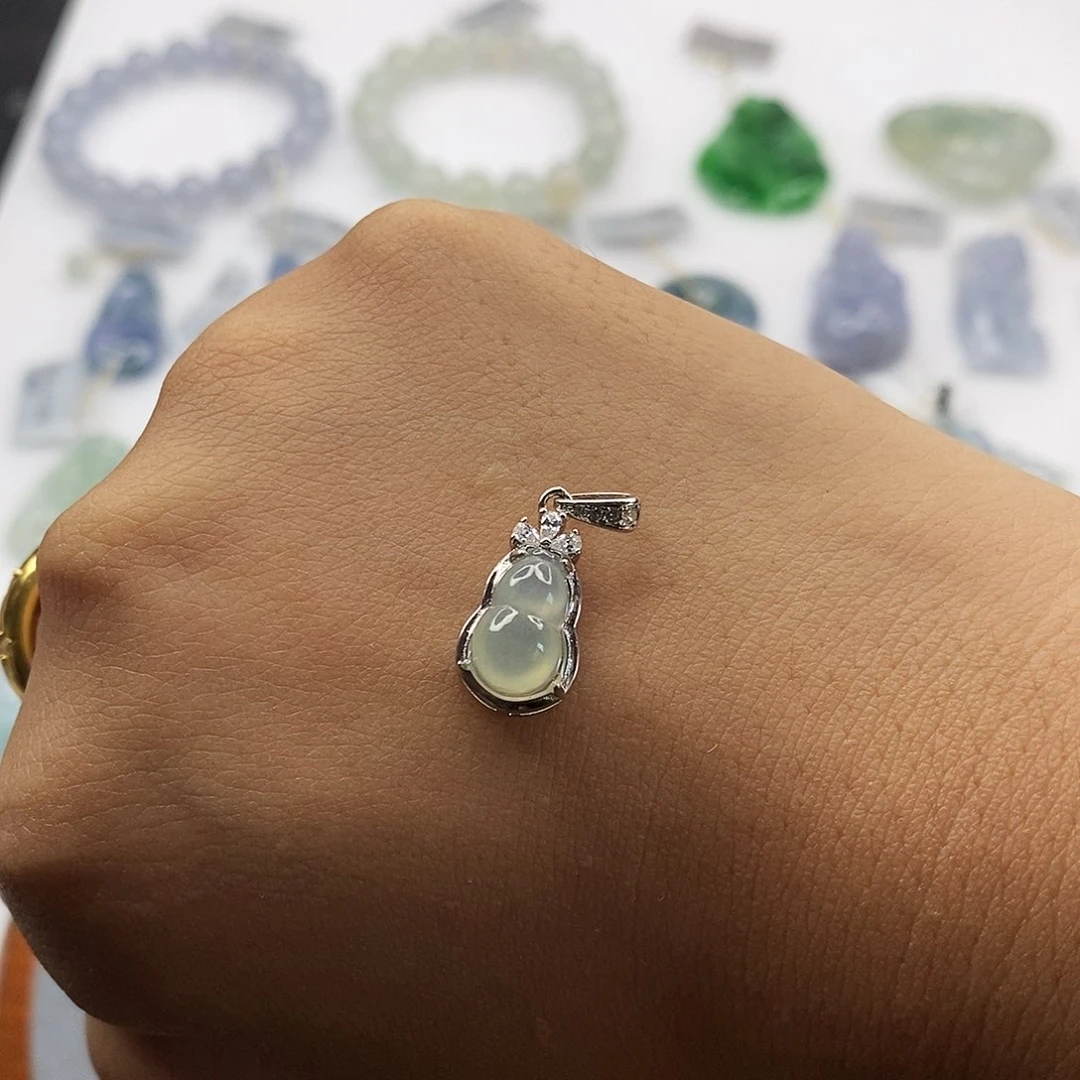 颈饰未镶嵌翡翠葫芦