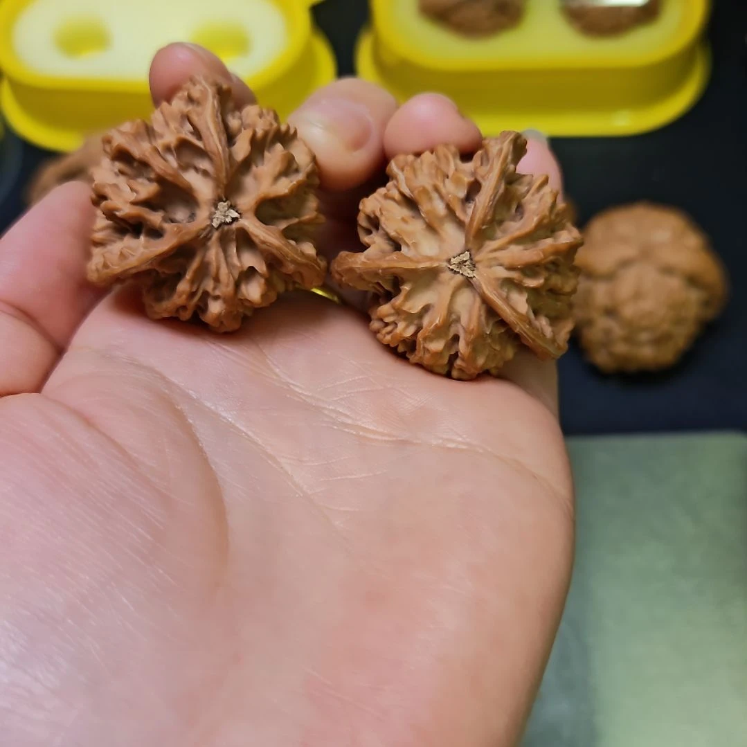 小***困木质类文玩全品盘山正奔4