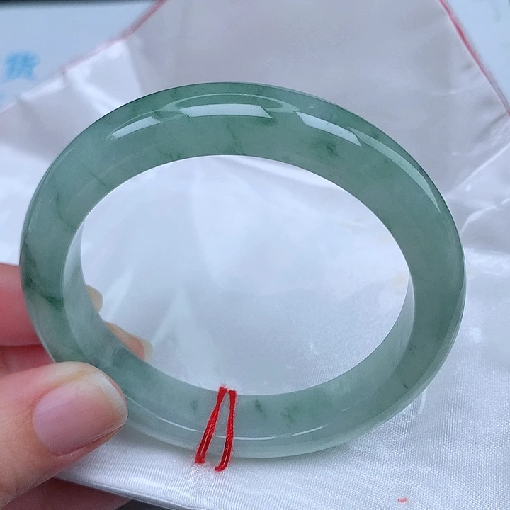 翡翠手镯未镶嵌草*?天然