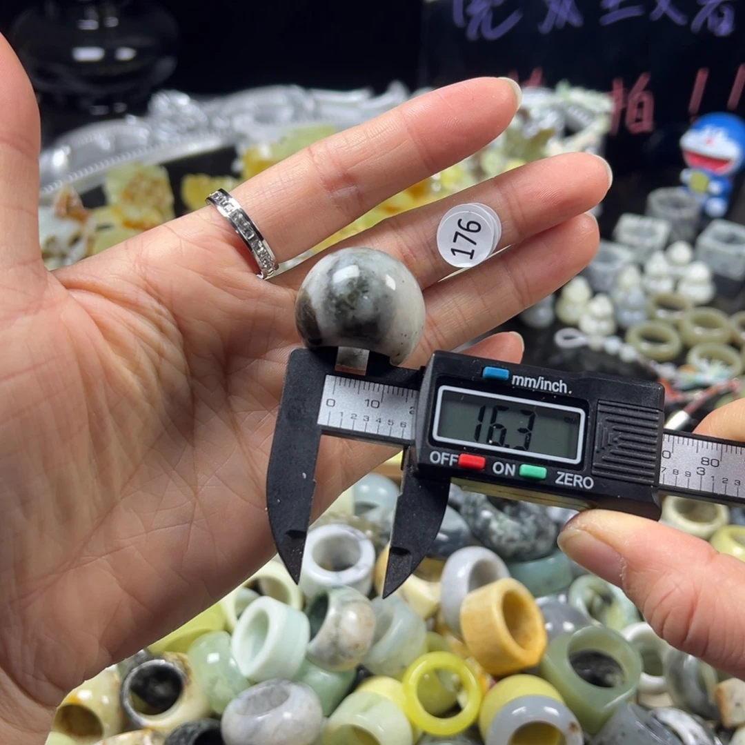 蛇纹石玉未镶嵌戒指