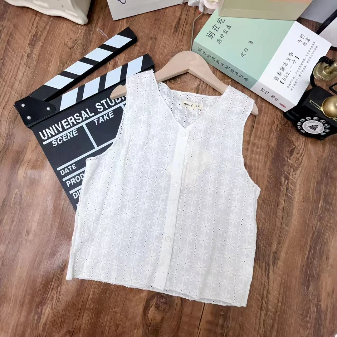 175 女童白色夏款时尚无袖马甲