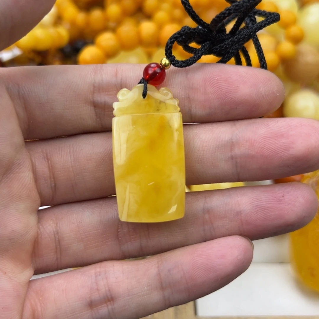 琥珀珠宝奇石未镶嵌