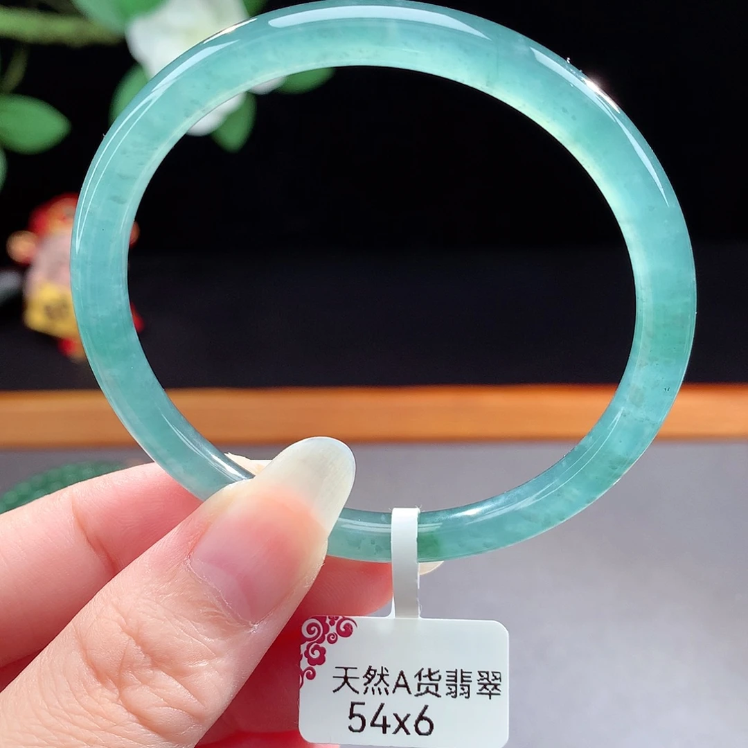 未镶嵌手镯（圆镯）翡翠