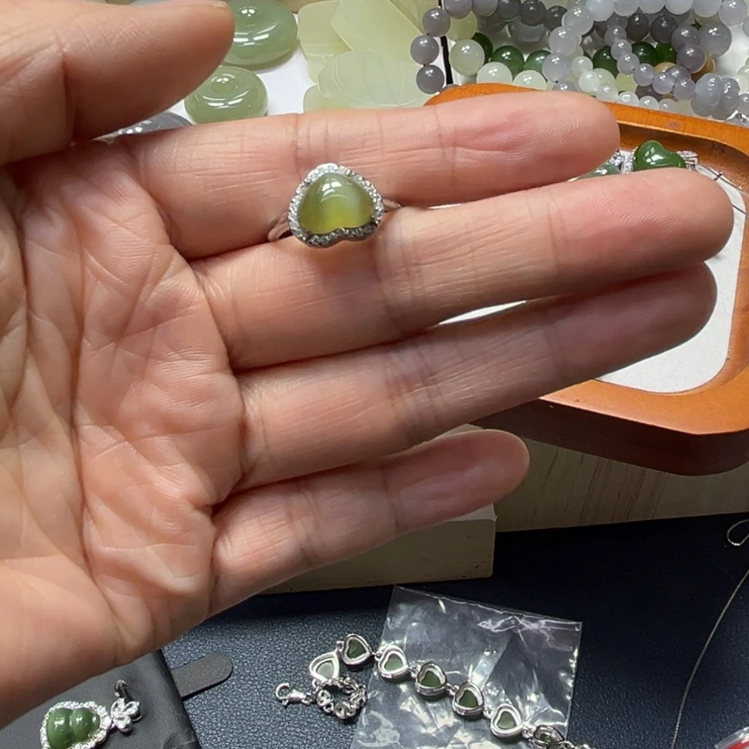 千***牵和田玉银S925镶嵌戒指