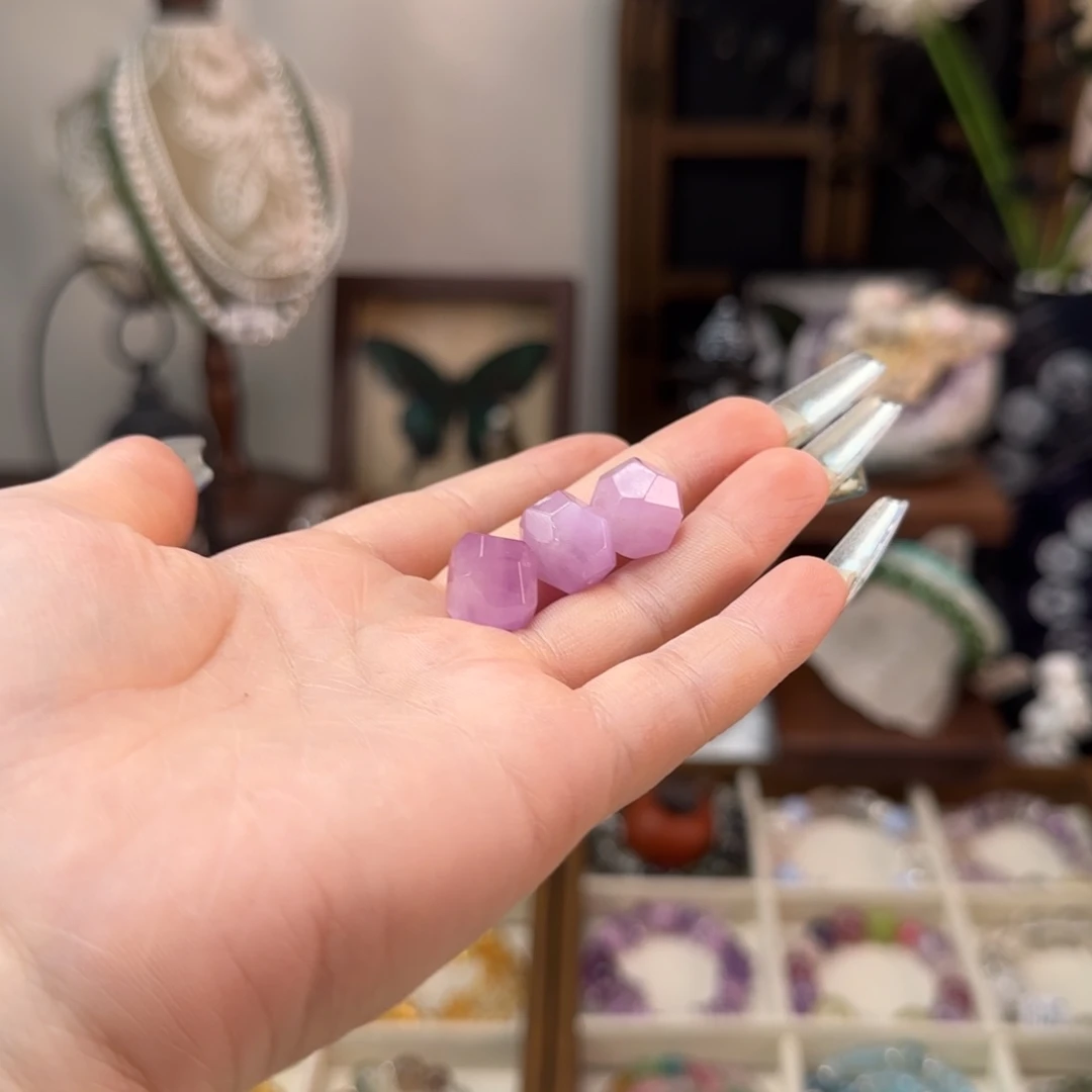 吊坠锂辉石未镶嵌吊坠12+（多样性发起一）