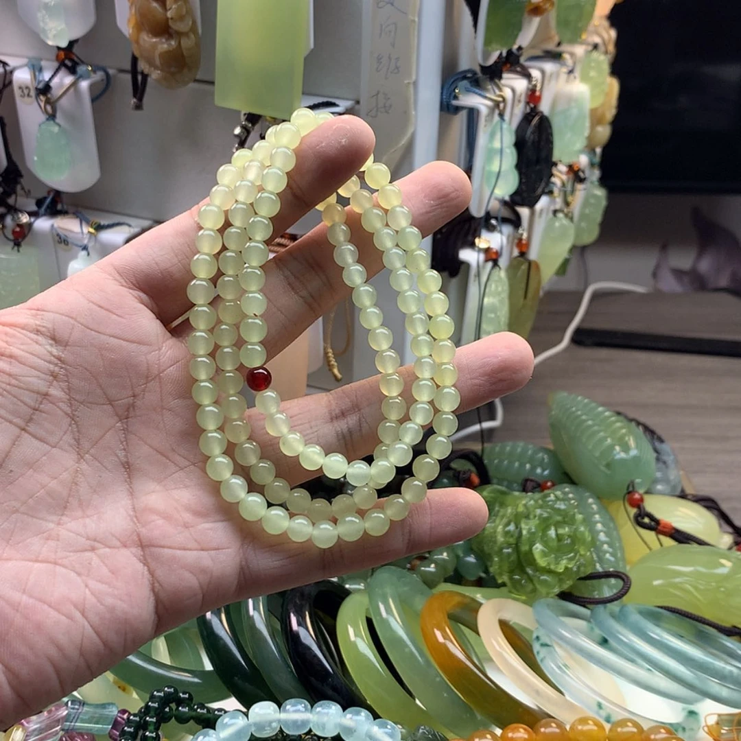 【闪购商品】蛇纹石玉未镶嵌颈饰