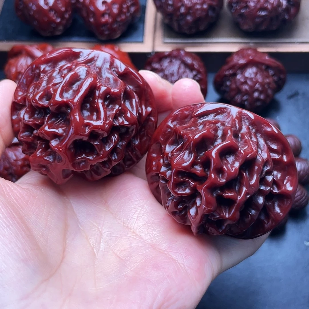 文玩核桃吊坠帝王