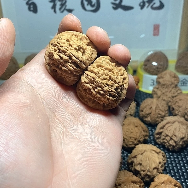 人**常四座楼文玩把件3682