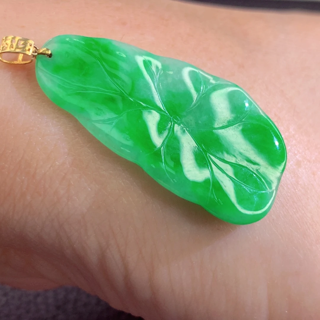 翡翠18K金镶嵌颈饰翡翠