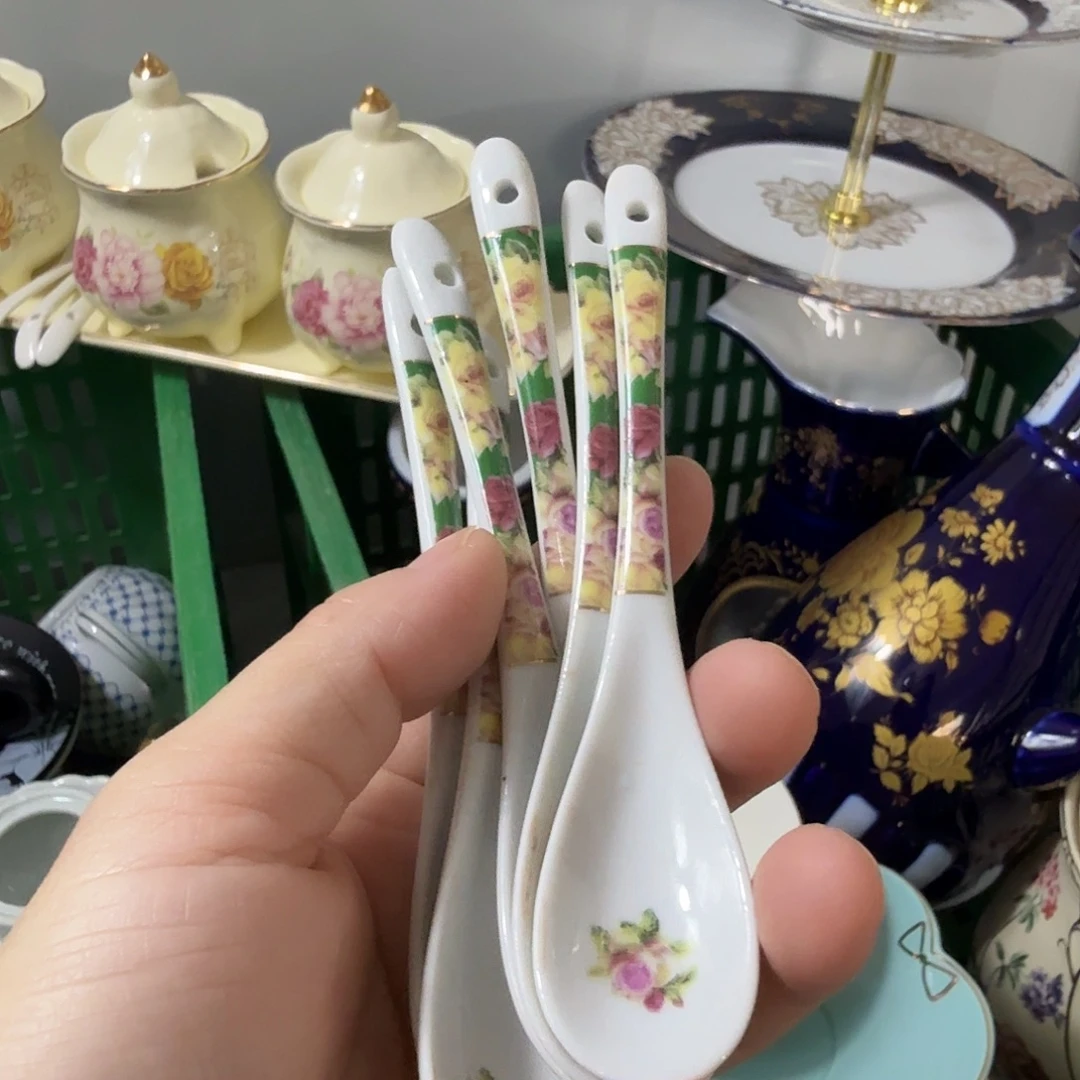 王***娘陶瓷6只…………………………