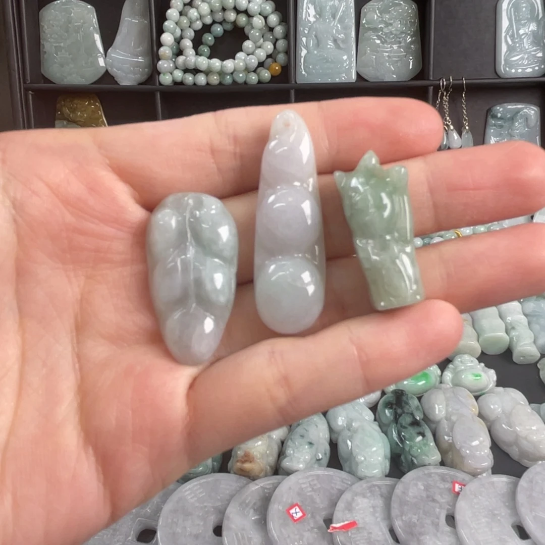 吊坠(不含链)未镶嵌翡翠瑕疵