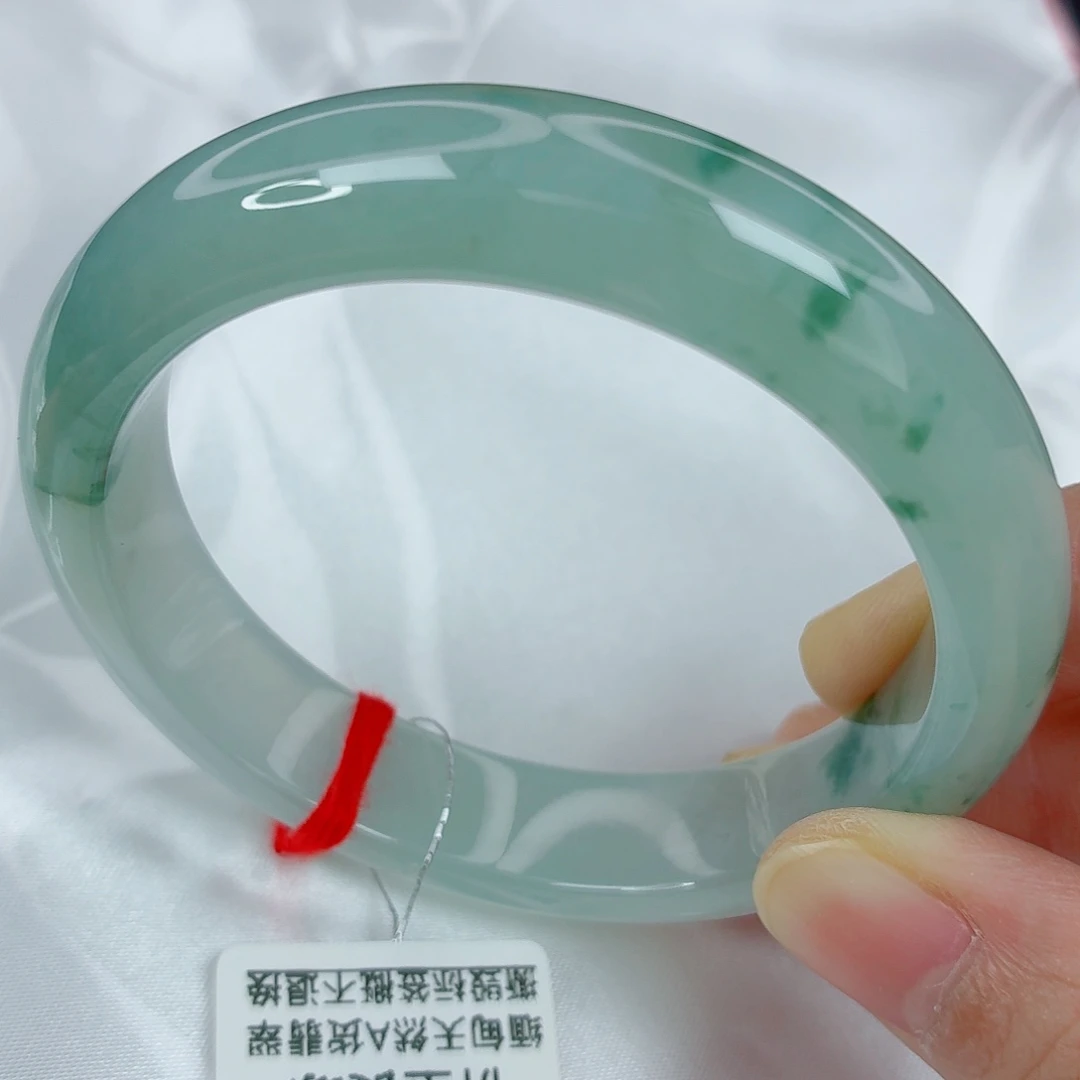 翡翠未镶嵌手镯52.8正圈，冰胶起光，清秀绿花，强推