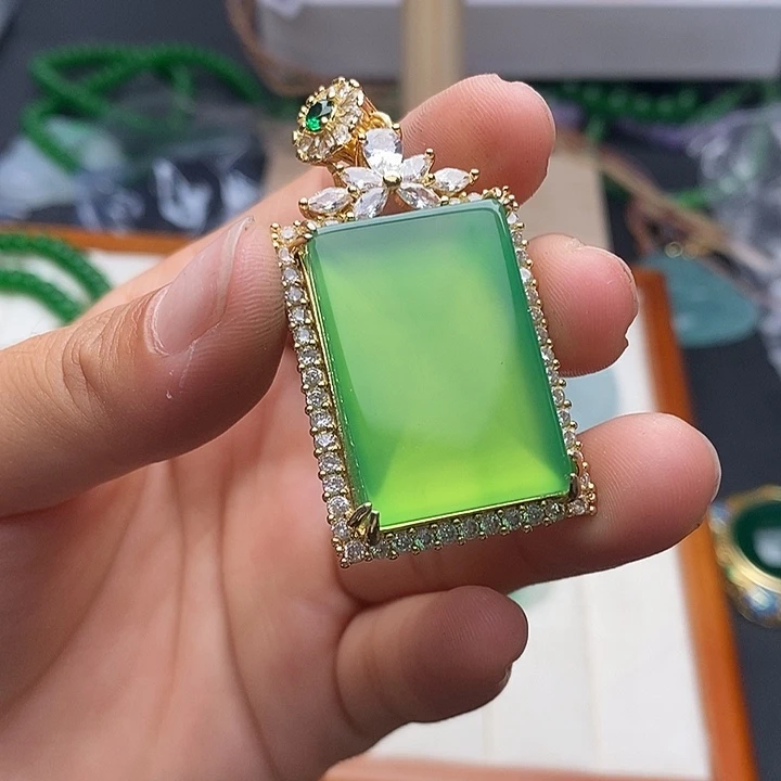 翡翠未镶嵌颈饰377手串