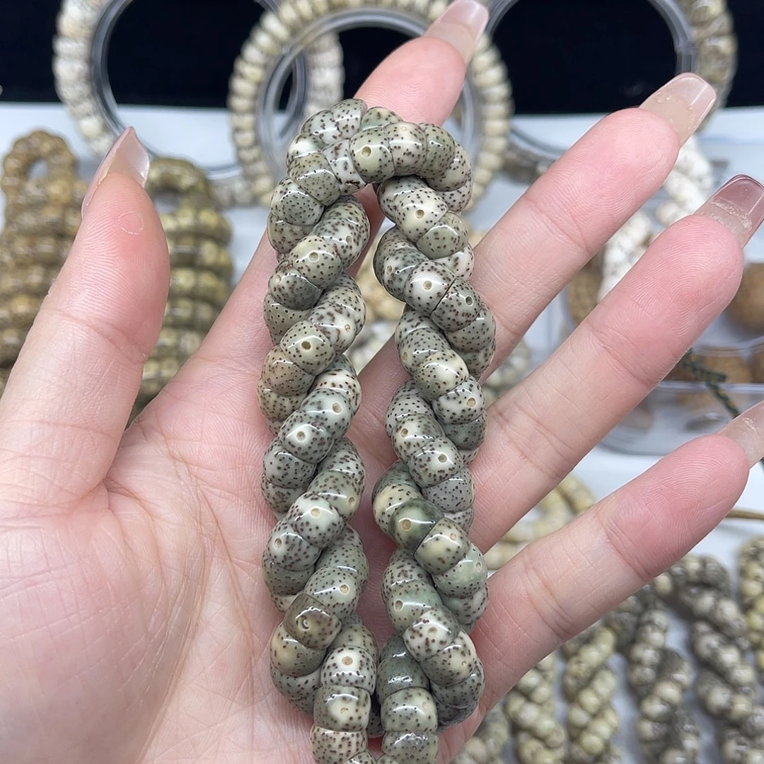 菩提籽类卡8原生态石玉料大肠长串
