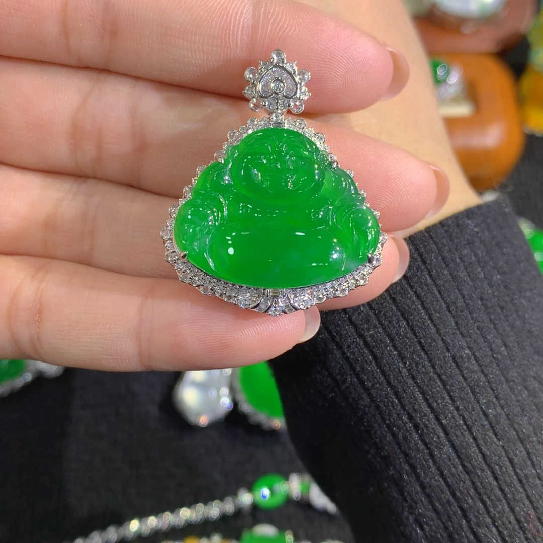 翡翠18K金镶嵌颈饰