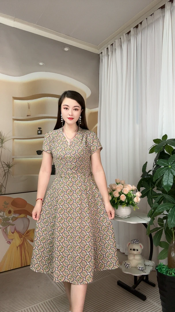 时尚休闲碎花夏季宽松腰女装气质蓝色印花修身连衣裙