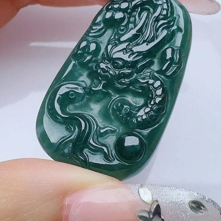 翡翠未镶嵌颈饰天然的A货翡翠多样性发其一