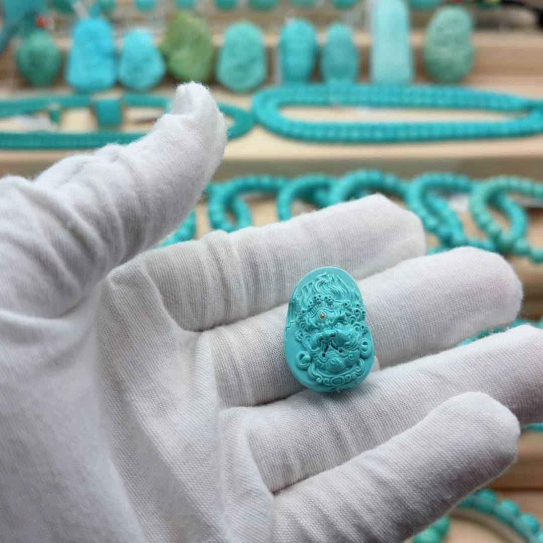 绿松石未镶嵌珠宝奇石