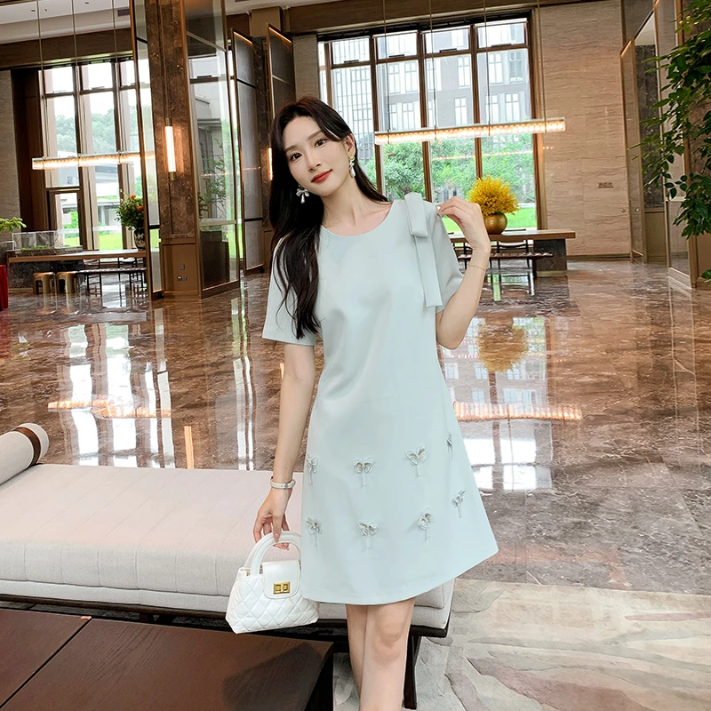 奢姿【慕斯大小姐】大码女装2025夏季胖妹妹蝴蝶立体装饰时尚连衣裙