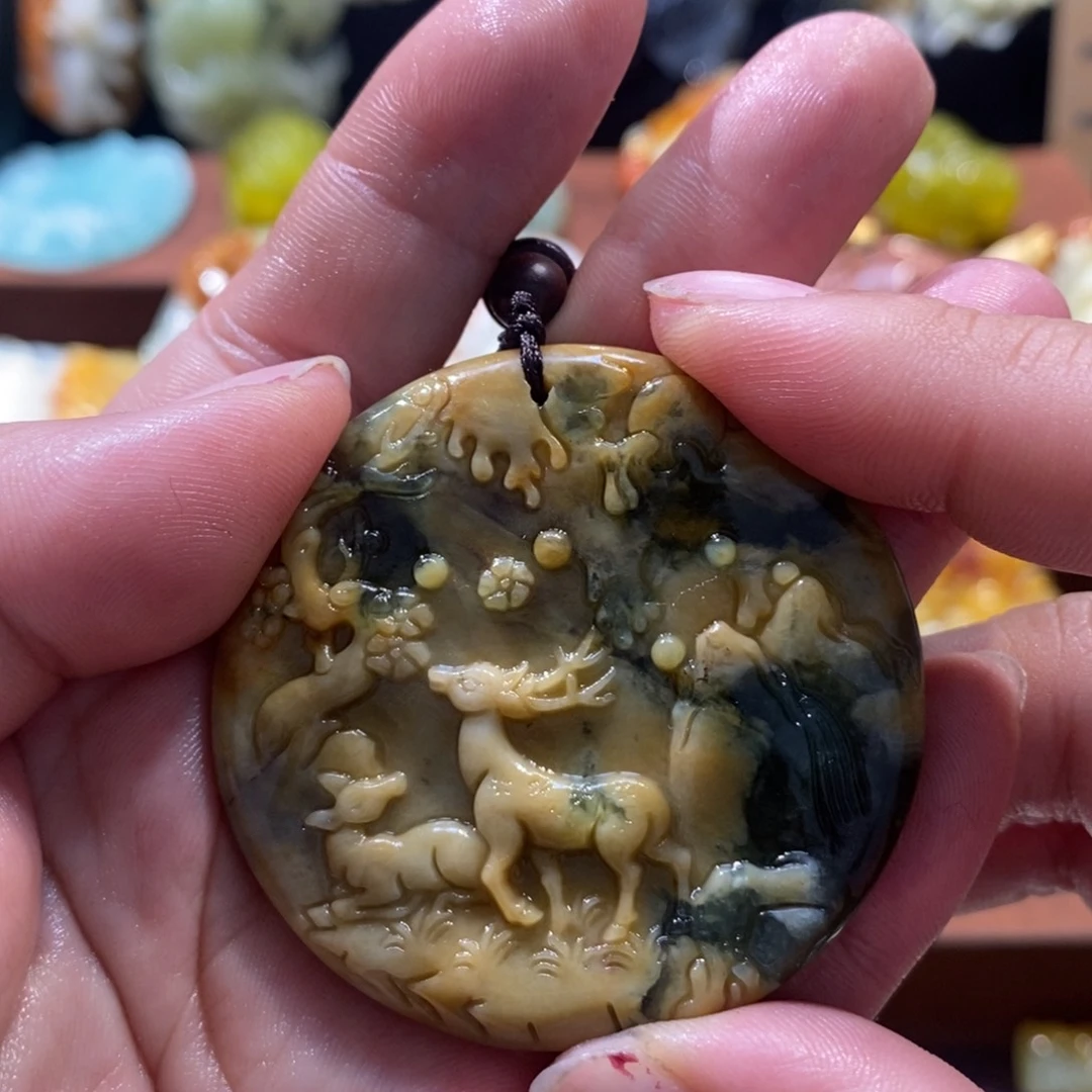 蛇纹石玉颈饰未镶嵌