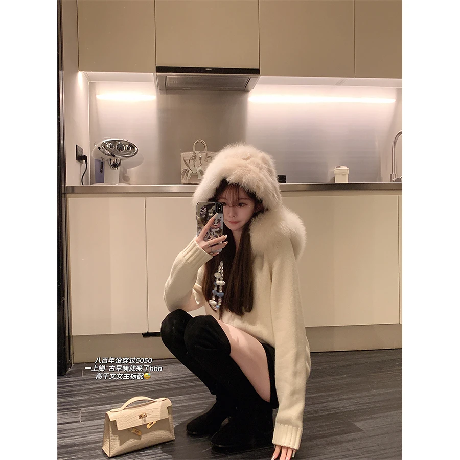 金蘑菇菇 秋冬是丝绒小短裤的主场 / 可搭万物 拼接丝绒短裤