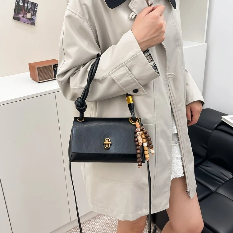 锅包包小众设计师款箱包女士包袋PU锁扣腋下包单肩包通勤职业