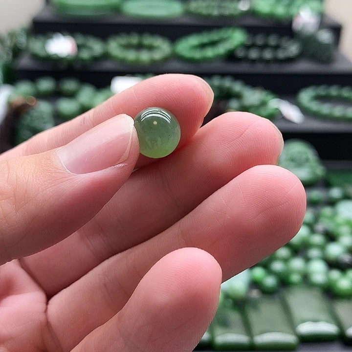 和田玉（碧玉）未镶嵌颈饰薛*